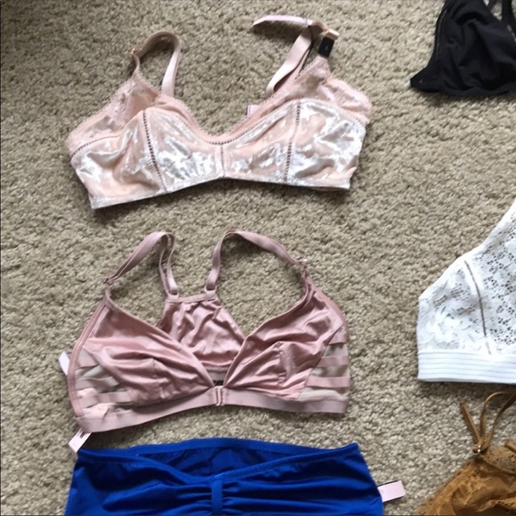 NEW 12 VICTORIA SECRET BRALETTES BUNDLE SZ S - Picture 2 of 5